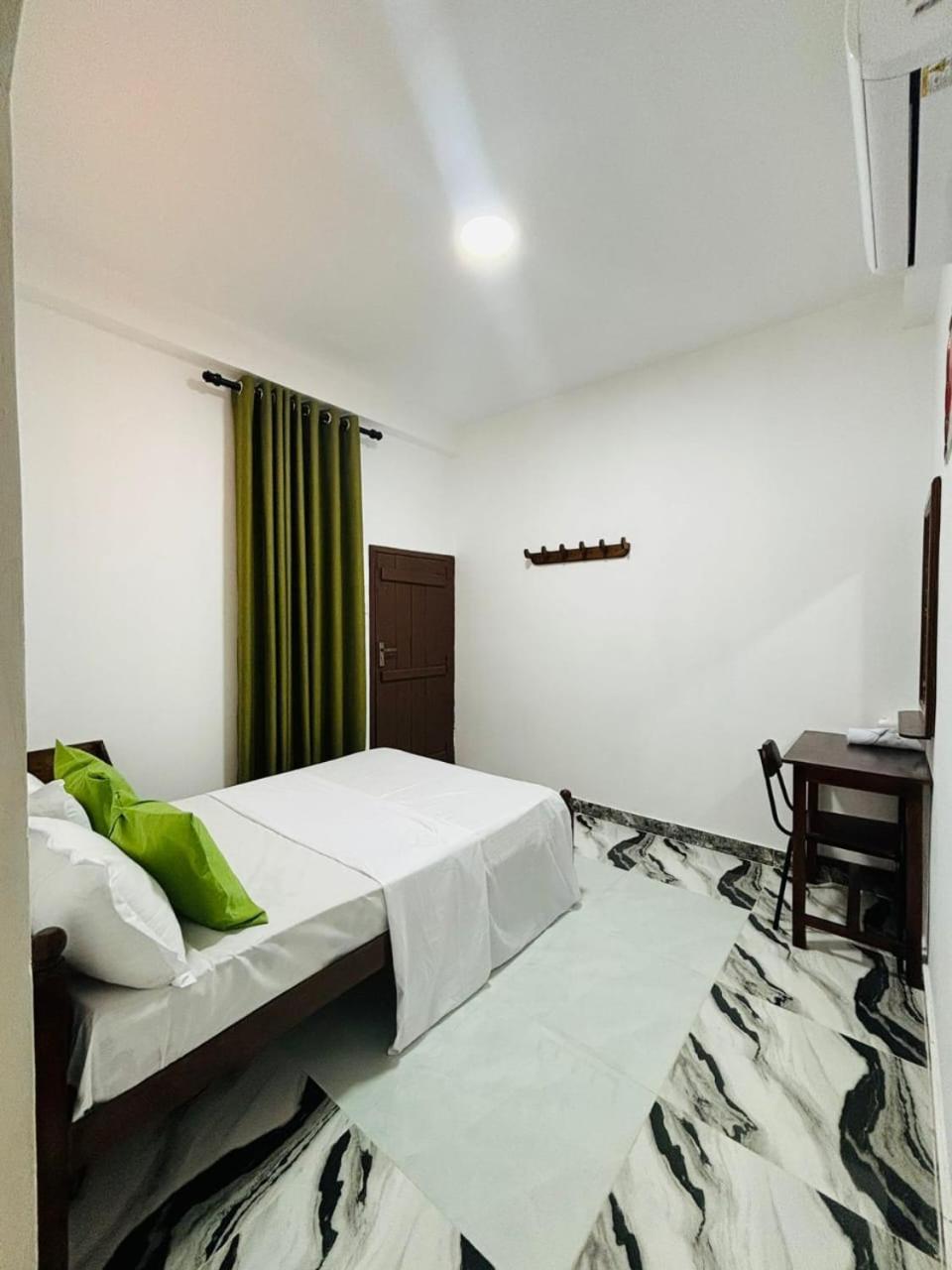 Jaya Villa - Near Airport 니곰보 외부 사진